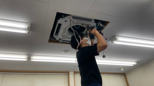 エアコン分解状態